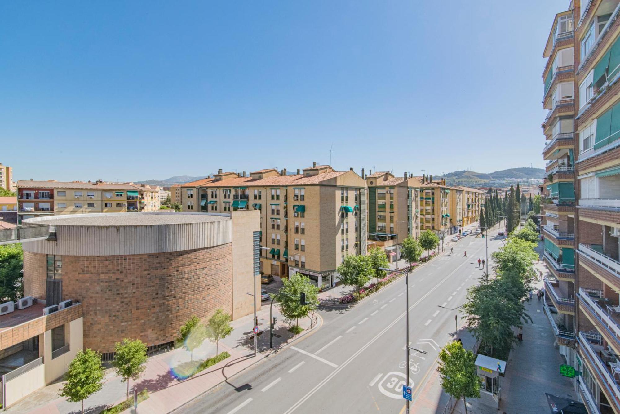 Delfin Retreat Con Terraza Junto A Parada De Metro Granada Eksteriør bilde