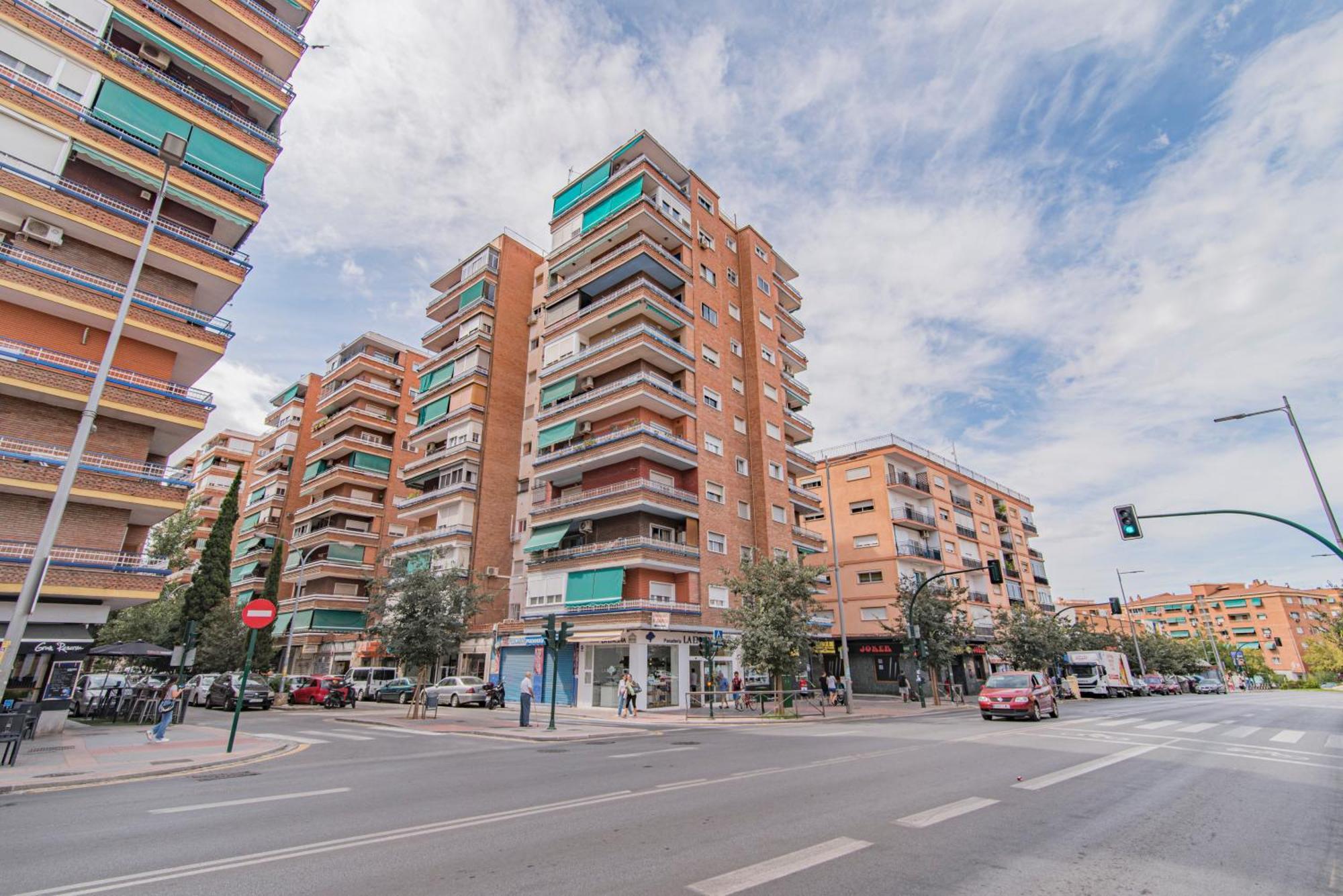Delfin Retreat Con Terraza Junto A Parada De Metro Granada Eksteriør bilde
