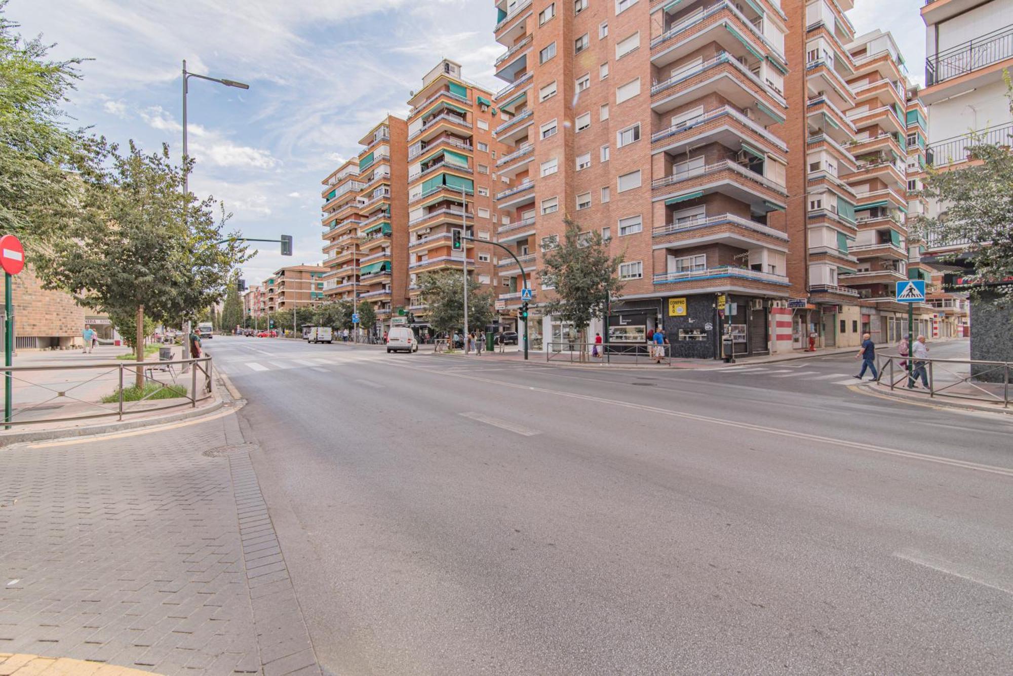 Delfin Retreat Con Terraza Junto A Parada De Metro Granada Eksteriør bilde